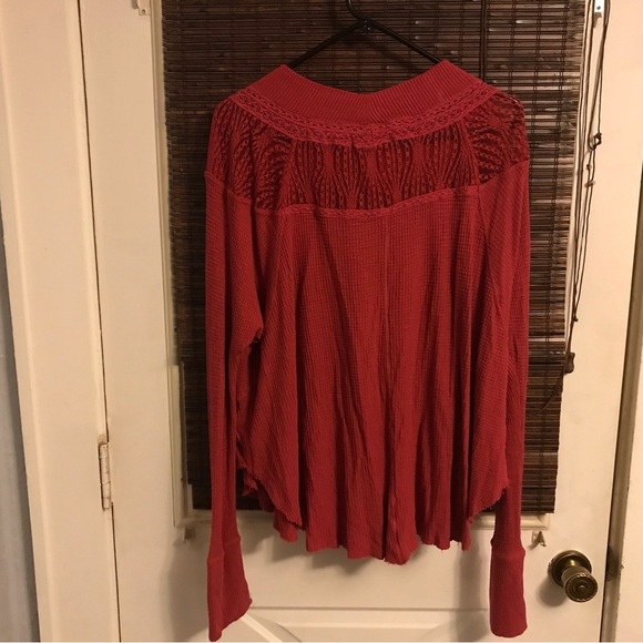 Elegant Red Lace Knit Sweater - Picture 5 of 7